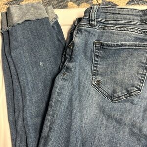 Kut from the cloth size 8ankle straight leg jeans